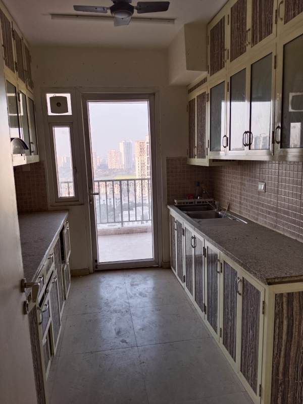3 BHK + Servant Room Apartment For Sale in Bestech Park View Sanskruti