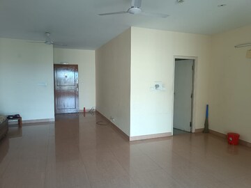 Room in 3 BHK Apartment at Unitech Heritage Estate, Yelahanka – for Sale