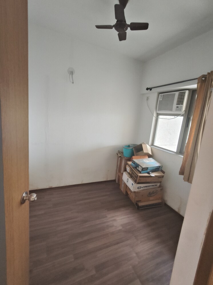 Bedroom, lodha-splendora 5 Bedroom 1550 Sq.Ft. Apartment In Ghodbunder Road Thane 7983778