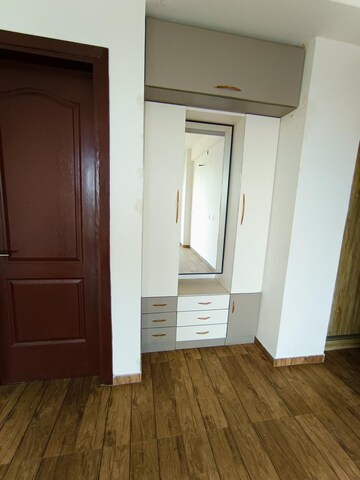 Room in 3 BHK Apartment at Omaxe Royal Residency Faridabad, Sector 79 – for Rent