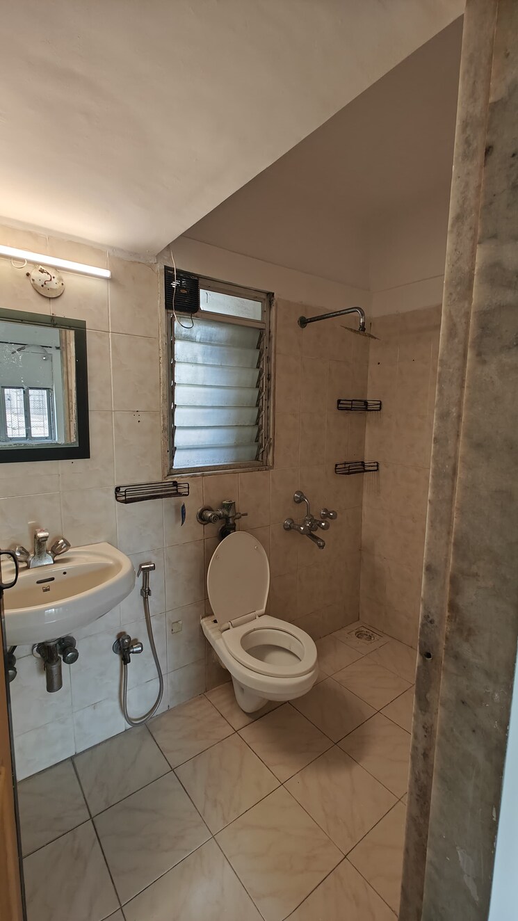 Bathroom, serenity-complex 1 Bedroom 650 Sq.Ft. Apartment In Andheri West Mumbai 7983802