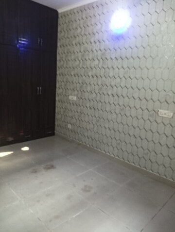 Room in 3 BHK Apartment at Guru Nanak Enclave, Dhakoli Village – for Rent