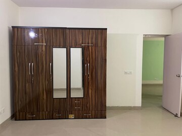 Room in 3 BHK Builder Floor at Puri Pratham, Sector 84 – for Rent