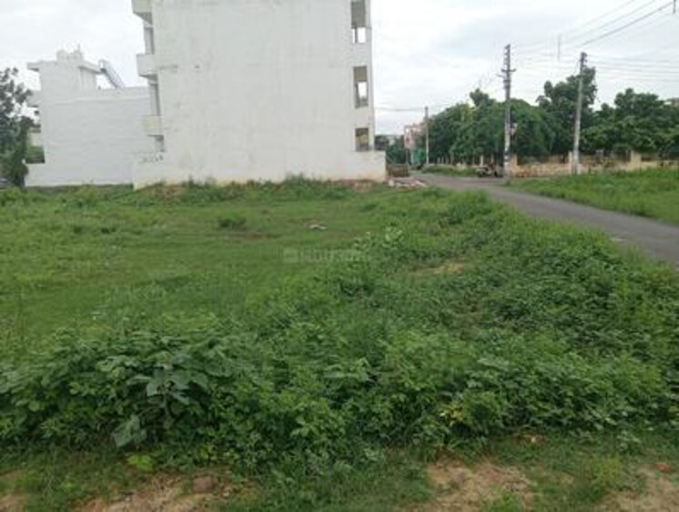 Garden, bptp-park-central  250 Sq.Yd. Plot In Sector 85 Faridabad 7983852