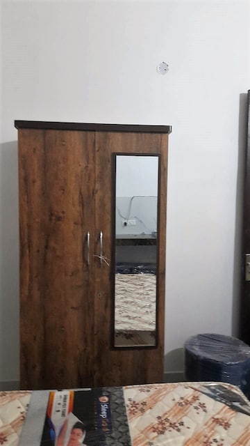 Room in 1 RK Builder Floor at Vip Road – for Rent