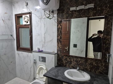 Master Bedroom in 3 BHK Builder Floor at Ardee City, Sector 52 – for Rent