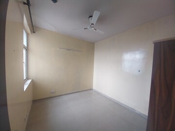 Room in 2 BHK Apartment at Mahagun Mywoods III, Sector 16c Greater Noida – for Rent