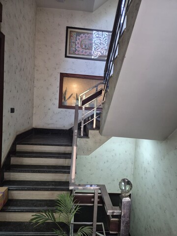 Staircase in 3 BHK Builder Floor at Ardee City, Sector 52 – for Rent