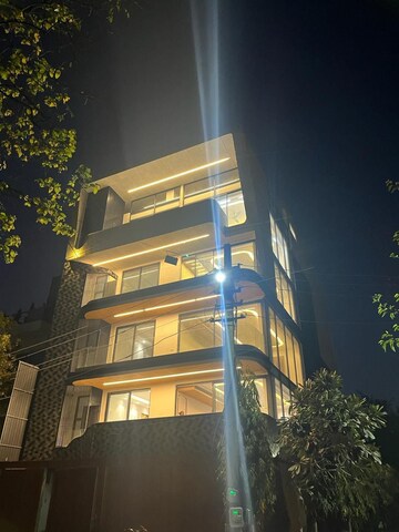 4 BHK Builder Floor – Exterior View View at DLF Atria, Dlf Phase ii - for Rent