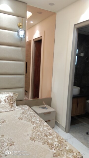 Room in 3 BHK Apartment at Vrinda Heritage Skyward, Sector 1 Greater Noida – for Sale