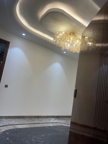 Furnished Amenities in 4 BHK Builder Floor at DLF City Phase V, Dlf Phase V – for Rent
