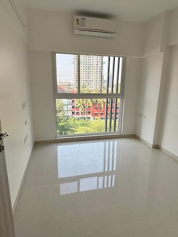 Room in 2 BHK Apartment at Rustomjee Erika, Bandra East – for Rent