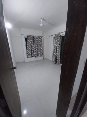 Room in 1 BHK Apartment at Yashwant Park CHS, Vasai East – for Rent