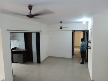 Room in 2.5 BHK Apartment at Atul Blue Mountains , Malad East – for Rent