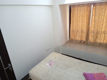 Room in 2.5 BHK Apartment at Atul Blue Mountains , Malad East – for Rent