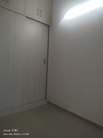 Room in 2 BHK Apartment at Sector 16c Greater Noida – for Rent