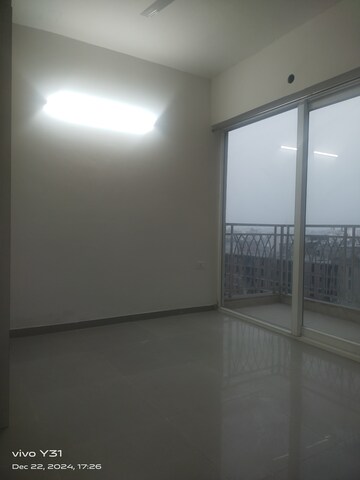 Room in 2 BHK Apartment at Sector 16c Greater Noida – for Rent
