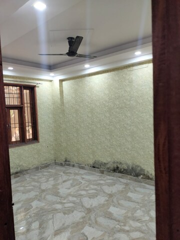 Room in 3.5 BHK Builder Floor at New Ashok Nagar – for Rent