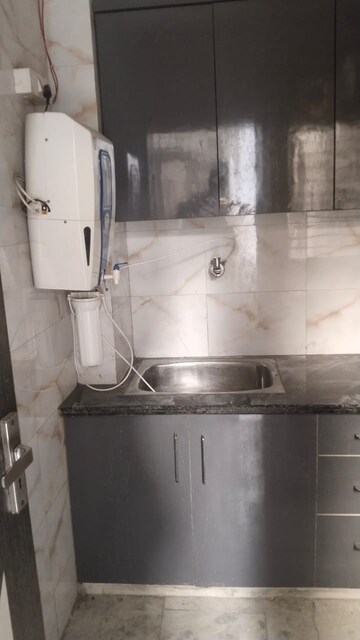 Bathroom in 1 RK Builder Floor at Sector 23 – for Rent