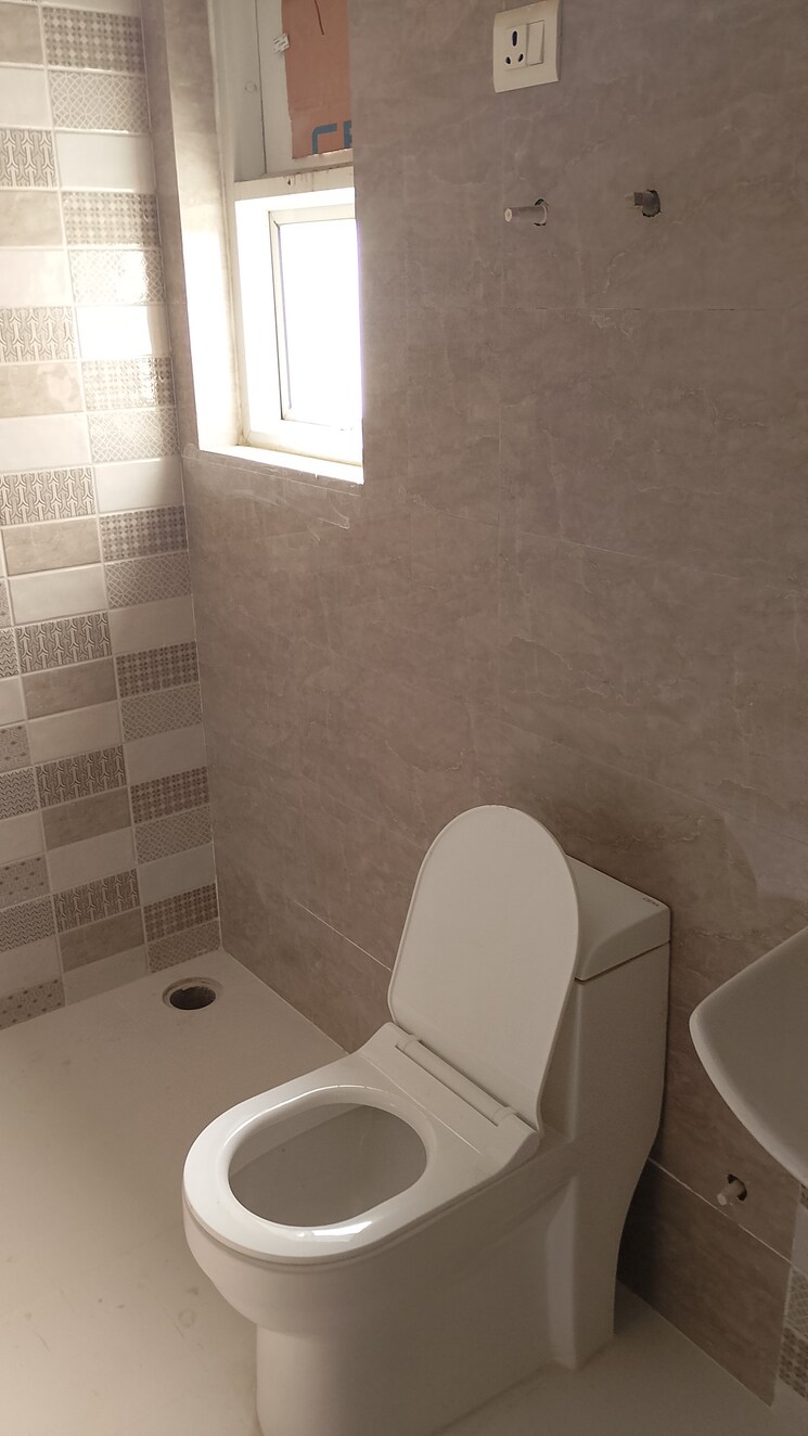 Bathroom, corona-optus 3 Bedroom 1765 Sq.Ft. Apartment In Sector 37c Gurgaon 7984085