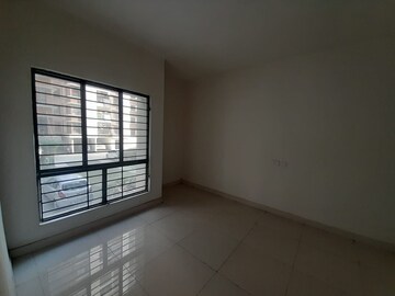 Room in 3 BHK Apartment at DTC Southern Heights, Joka – for Sale