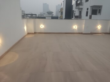 Room in 4 BHK Builder Floor at Vipul World Floors, Sector 48 – for Rent
