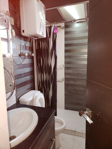 Master Bedroom in 3 BHK Apartment at Orchid Petals, Sector 49 – for Rent
