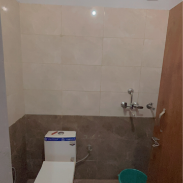 Attached Bathroom in 1 RK Builder Floor at Alpha Ii Greater Noida – for Rent