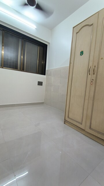 Room in 1 BHK Apartment at Sahajeevan CHS Dadar, Dadar West – for Rent