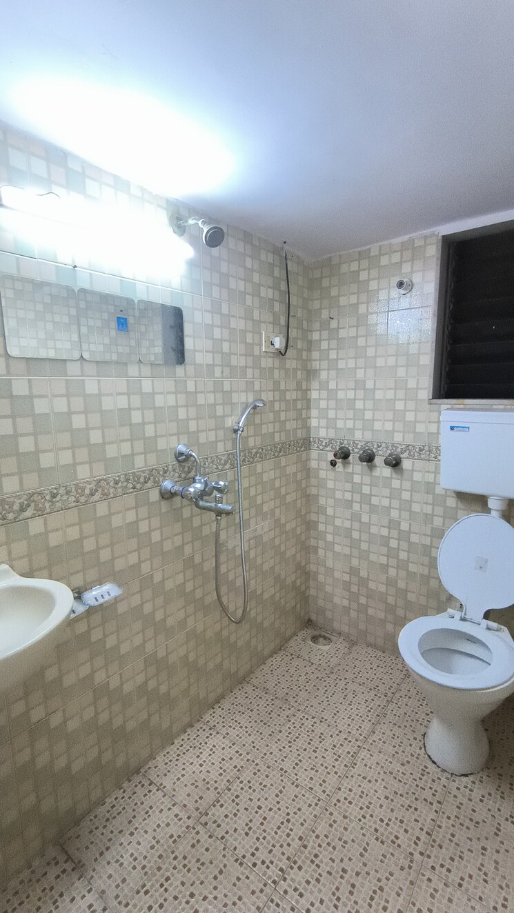 Bathroom, sita-smruthi 2 Bedroom 750 Sq.Ft. Apartment In Dadar West Mumbai 7984317