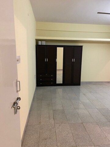 Room in 3 BHK Apartment at Sri Sai Avenue JP Nagar, Jp Nagar – for Rent