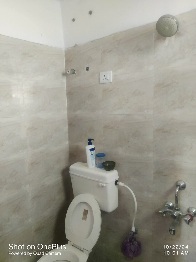 Bathroom, macker-silver-estate-vertica 3 Bedroom 1350 Sq.Ft. Apartment In Katara Hills Bhopal 7984364