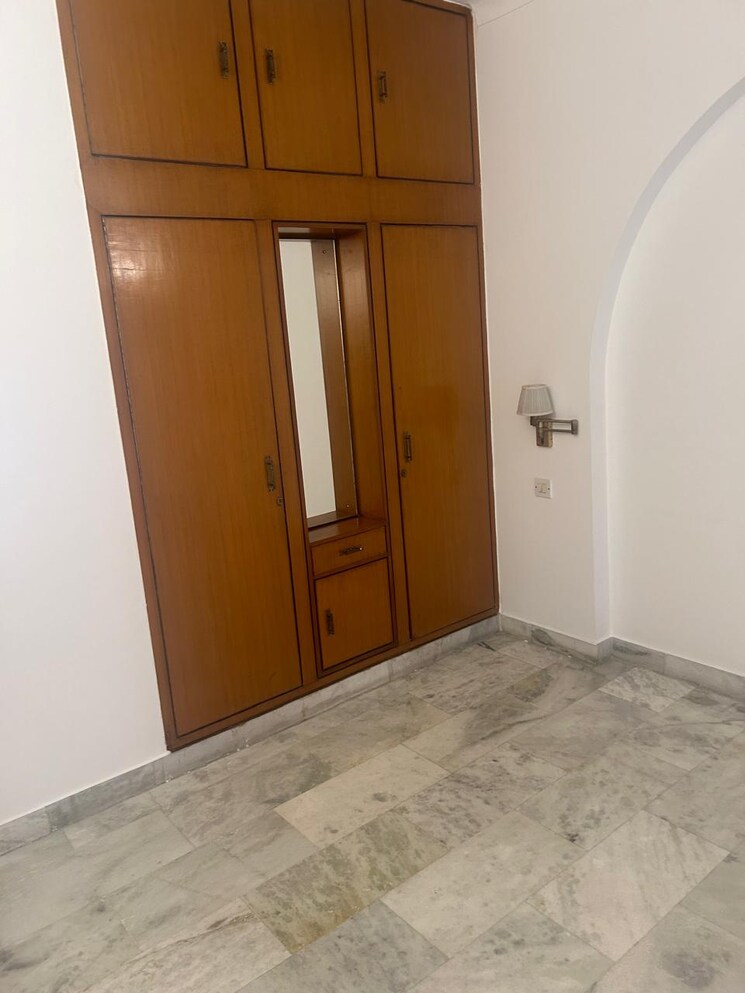 Room, dlf-building-10 5 Bedroom 4512 Sq.Ft. Villa In Dlf Phase ii Gurgaon 7984363