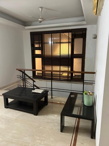 Gym in 5 BHK Villa at DLF Building 10, Dlf Phase ii – for Sale