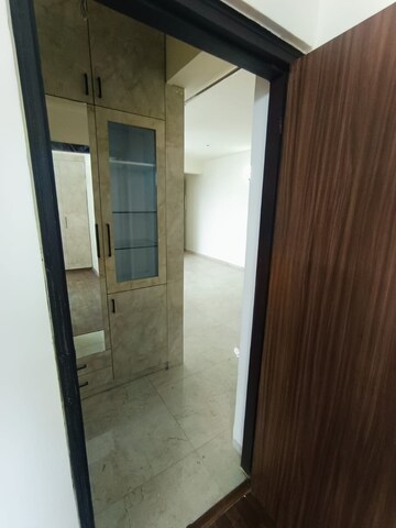 Room in 2 BHK Apartment at BPTP Discovery Park, Sector 80 – for Rent