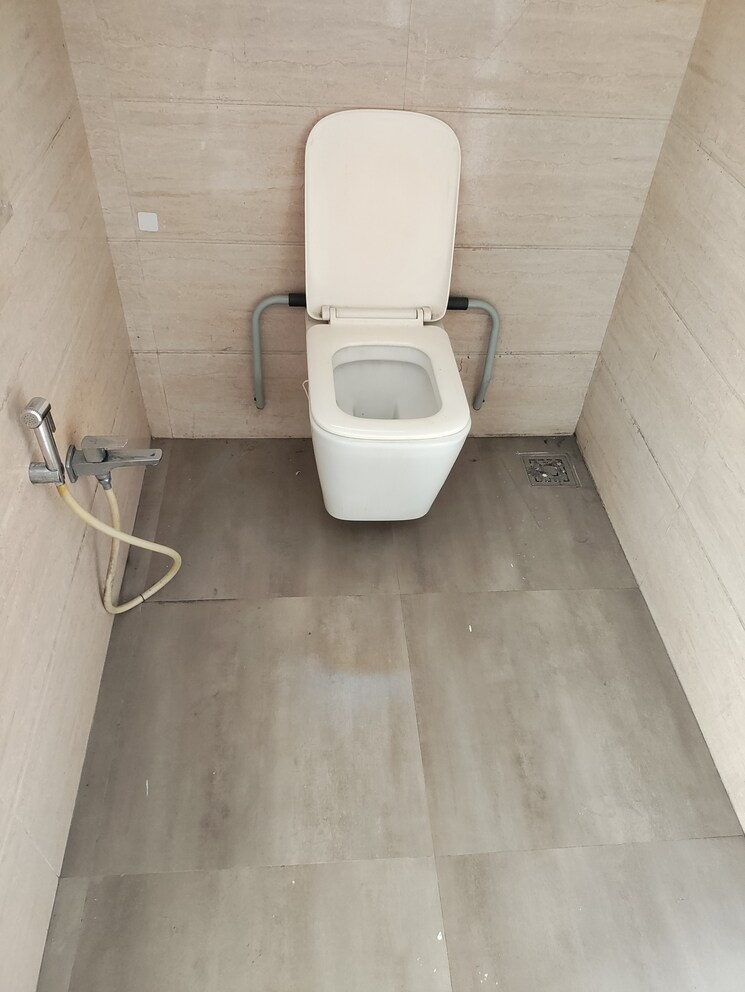 Bathroom, bhagwati-eminence 3 Bedroom 1700 Sq.Ft. Apartment In Nerul Navi Mumbai 7984393