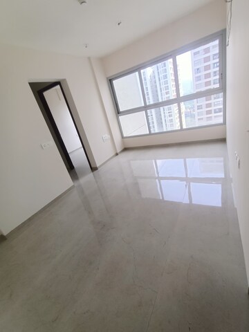 Room in 2 BHK Apartment at Piramal Vaikunth, Balkum Pada – for Rent