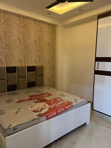 Bedroom in 4 BHK Builder Floor at Mahaveer Plaza Vasundhara, Vasundhara Sector 7 – for Rent