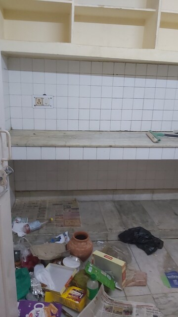 Bathroom in 1.5 BHK Apartment at Mayur Vihar 1 – for Rent