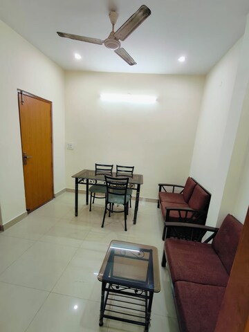 Living Room in 1 BHK Builder Floor at Ansal Sushant Lok I, Sector 43 – for Rent