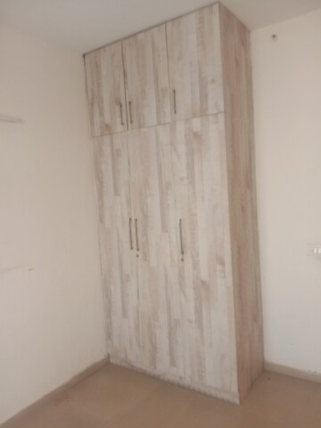 Furnished Amenities in 3 BHK Apartment at Mahagun Mywoods, Sector 16c Greater Noida – for Rent