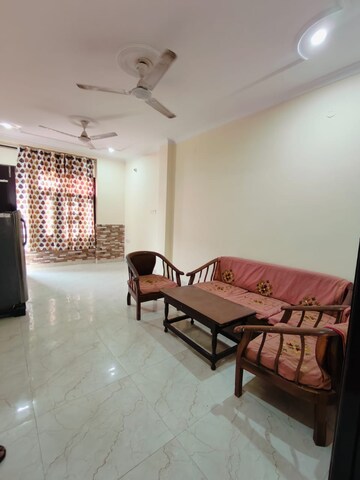 Living Room in 1 BHK Builder Floor at Ansal Sushant Lok I, Sector 43 – for Rent