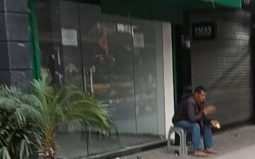 Shop For Rent in Green Park