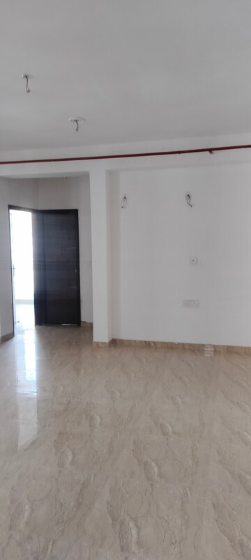 Room in 2 BHK Apartment at BPTP Princess Park, Sector 86 – for Sale