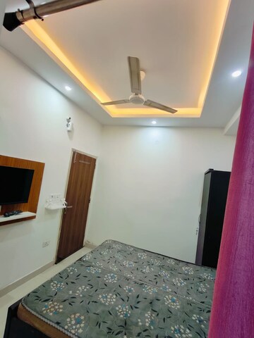 Room in 1 BHK Builder Floor at Ansal Sushant Lok I, Sector 43 – for Rent