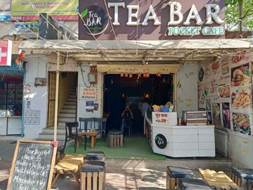  Shop For Rent in Aliganj