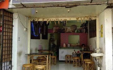 Shop For Rent in Hazratganj