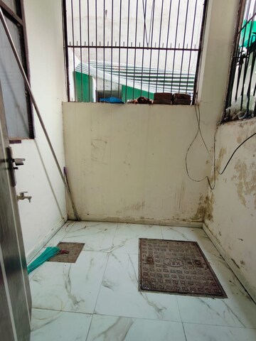 Balcony in 1 RK Builder Floor at Ansal Sushant Lok I, Sector 43 – for Rent
