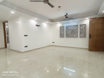 Room in 3 BHK Apartment at Vasant Kunj – for Rent