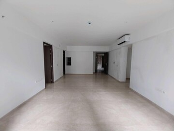 Room in 3 BHK Apartment at Lodha Trump Tower, Worli – for Rent